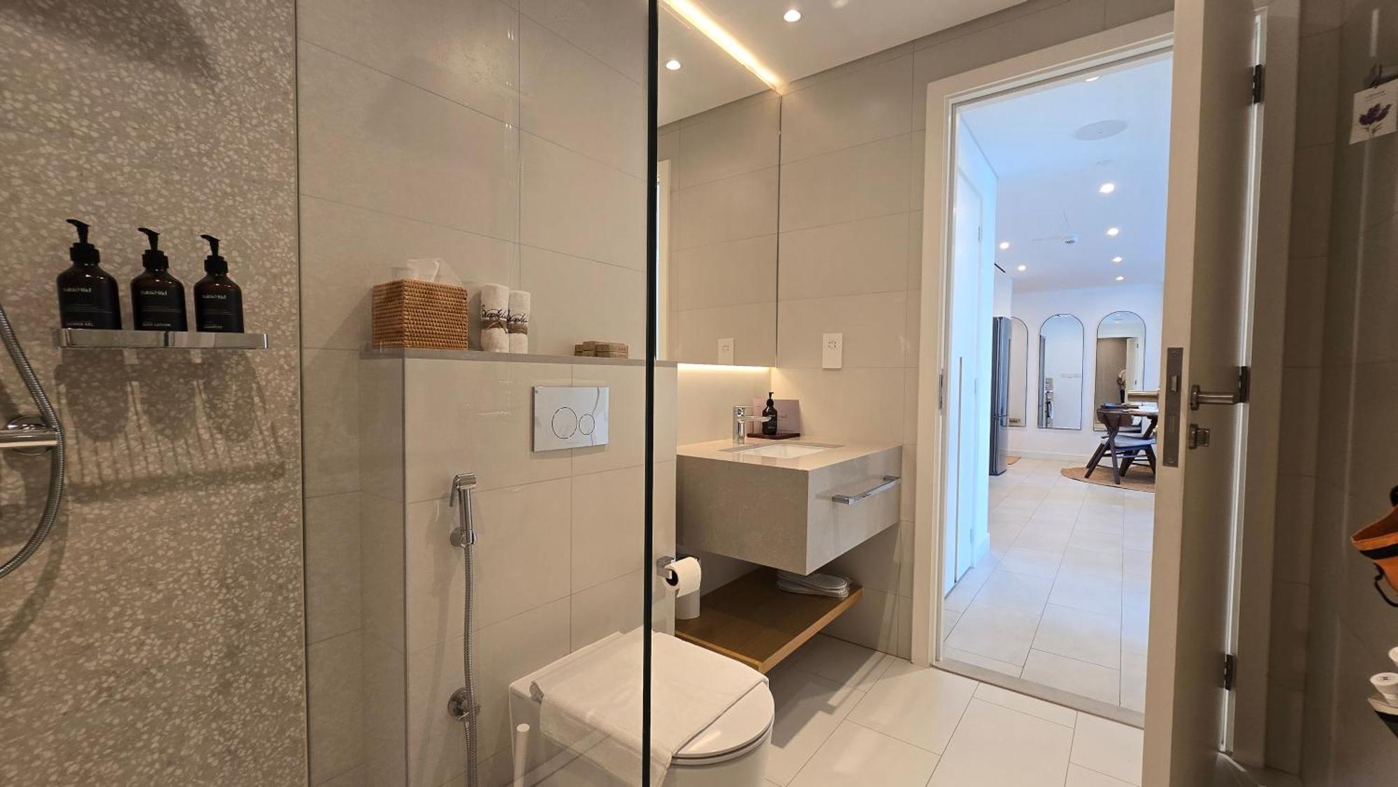 Private 1br Biophilic Retreat With Access & Infinity Pool Appartement